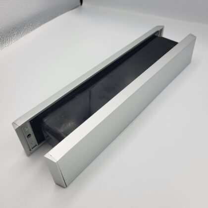 Brevskilt sølvfarvet aluminium